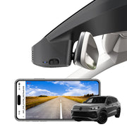 Car rearview mirror built-in dash cam with smartphone app control, 4K Ultra HD recording, GPS tracking, and Volkswagen Tayron SUV models in the background.