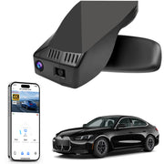 Car rearview mirror built-in dash cam with smartphone app control, 4K Ultra HD recording, GPS tracking, and BMW i4 Coupe models in the background.